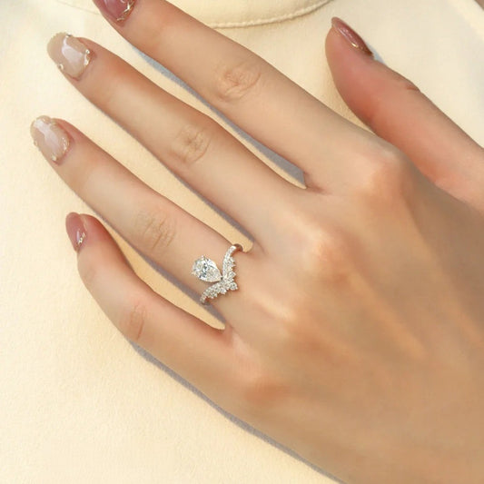 1.5 Carat Pear Cut Moissanite Engagement Ring in S925 Sterling Silver