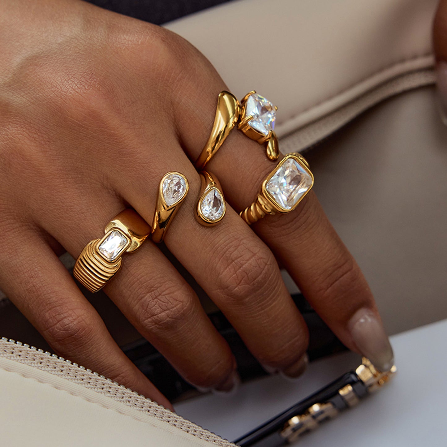 Dazzling Spiral Glow Ring featuring a Brilliant Cubic Zirconia Centerpiece in Waterproof Gold Plated Stainless Steel