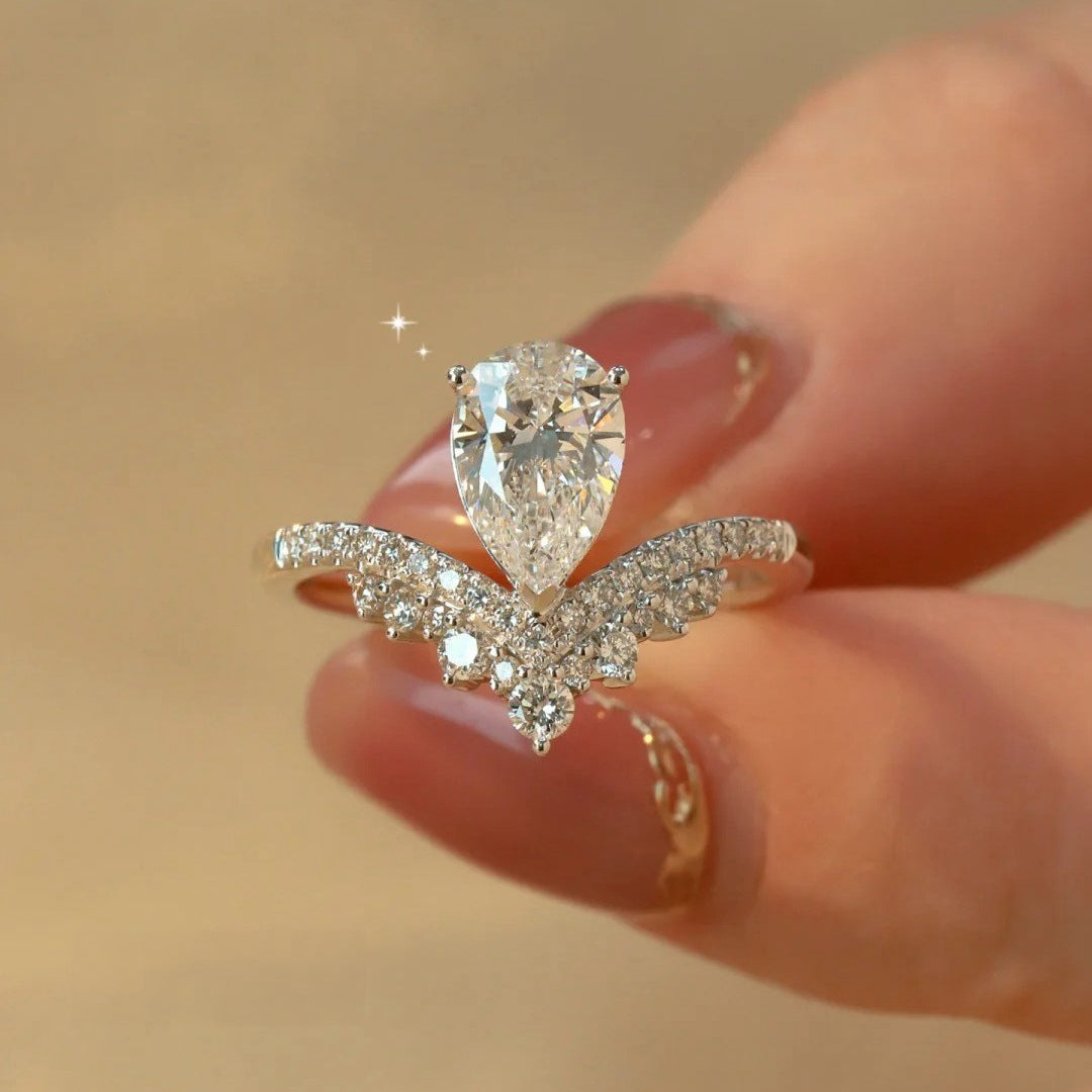 1.5 Carat Pear Cut Moissanite Engagement Ring in S925 Sterling Silver