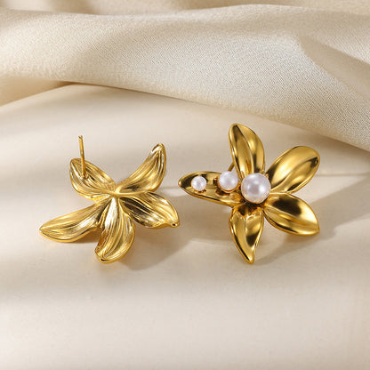 Vintage Floral Pearl Stud Earrings – Retro Gold Flower Statement Earrings