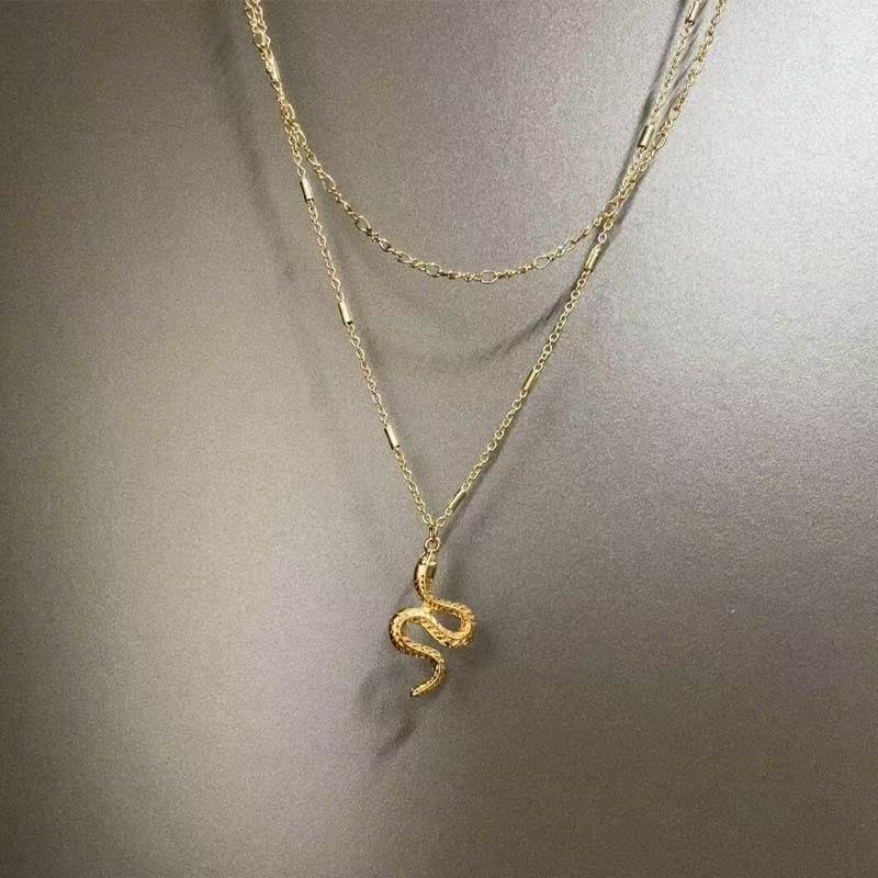 Double-layer snake pattern necklace