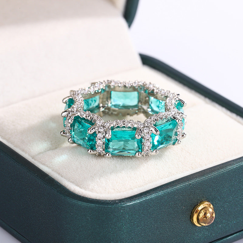 Paraiba gemstone-inlaid ring