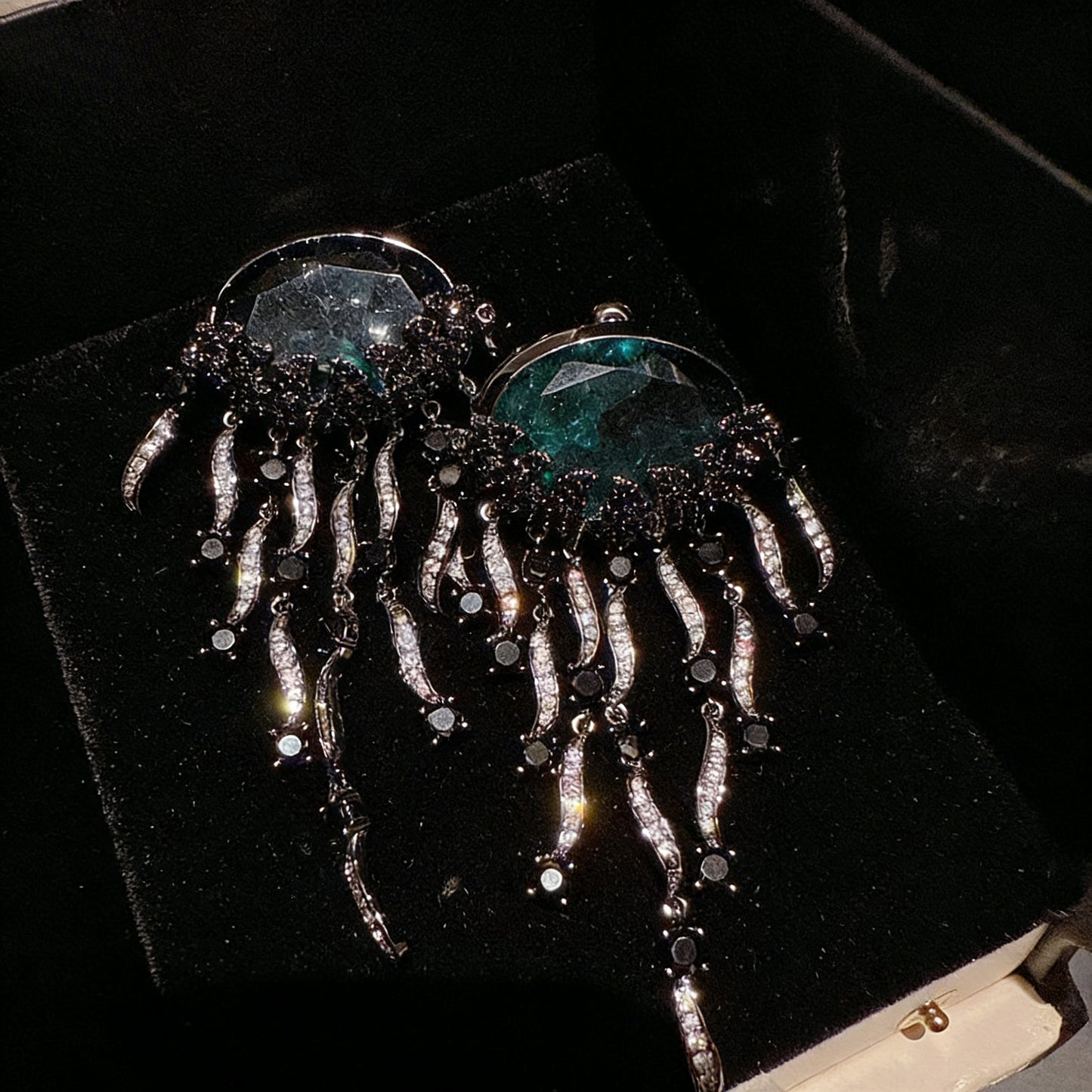 Piano Black Cloud Pattern Jellyfish Tassel Gem Earrings