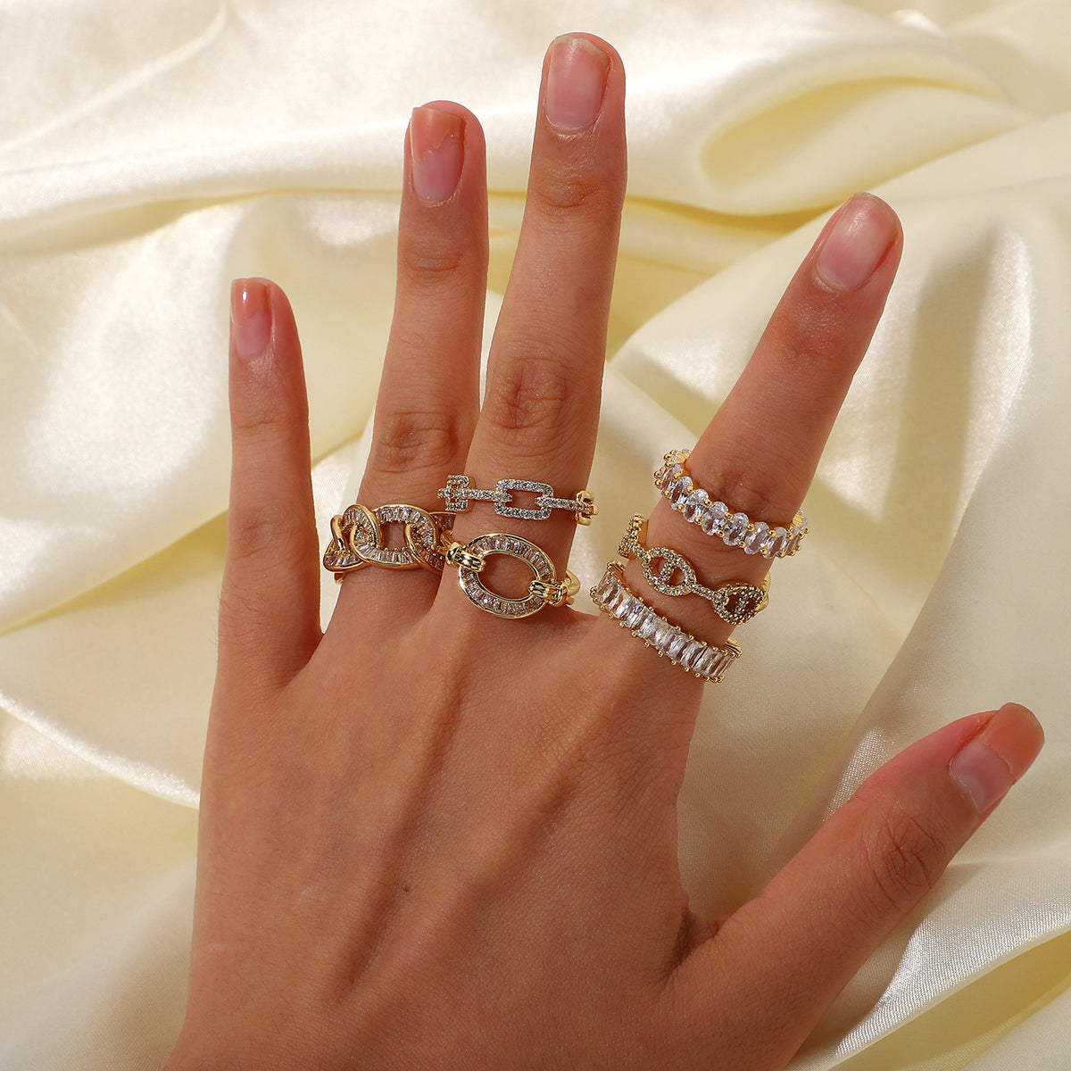 Bold Interlocked Cuban Chain Sparkle Ring with Full Zircon and High-Quality Gold Plating