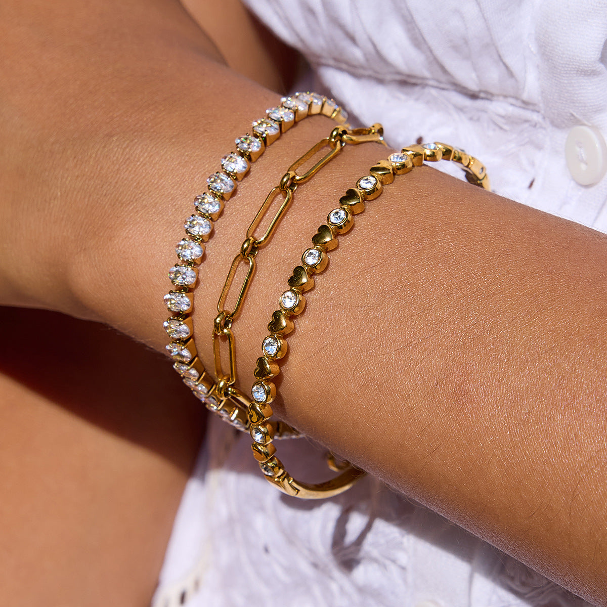 Minimalist gold chain bracelet with delicate bead accents, featuring a high-quality solid gold look for daily wear