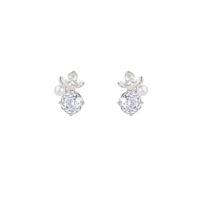 S925 silver flower stud earrings with a sparkling zirconia center and a dangling lustrous white pearl