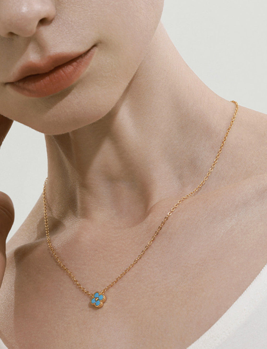 Turquoise four-leaf clover pendant cable chain necklace in 18k gold plated jewelry