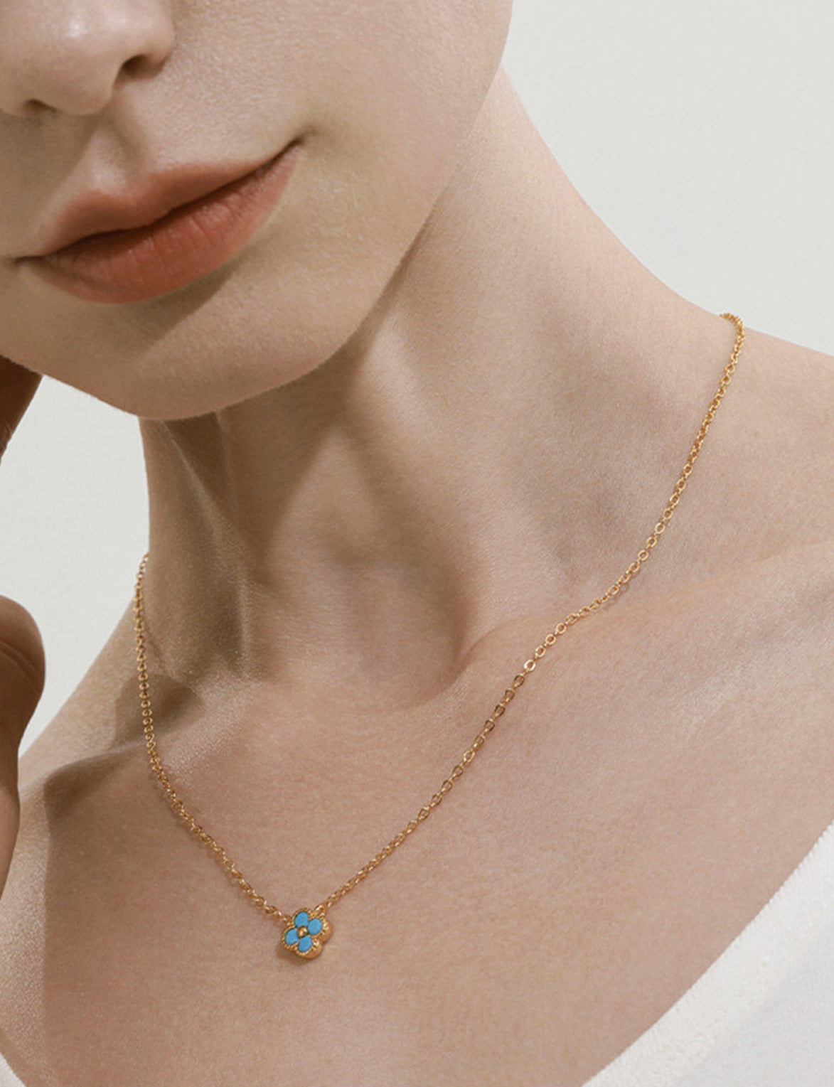 Turquoise four-leaf clover pendant cable chain necklace in 18k gold plated jewelry